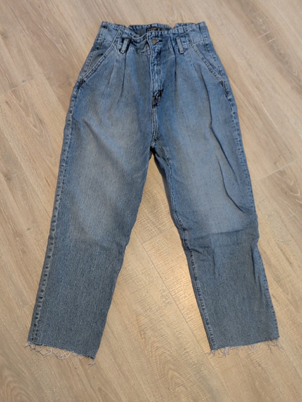 Abercrombie and Fitch High-waist Mom Jeans